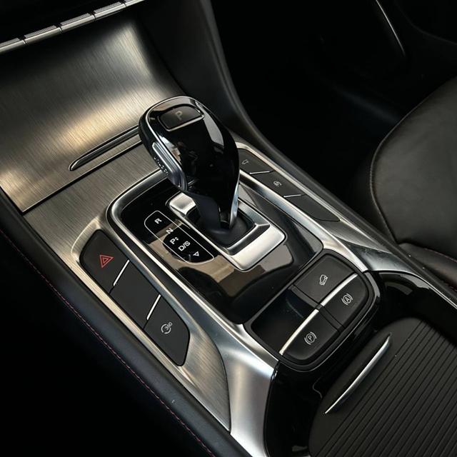 MG HS usata, con Luci diurne LED