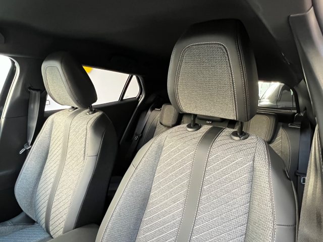 PEUGEOT 2008 usata, con Fari LED