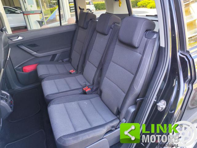 VOLKSWAGEN Touran usata, con Autoradio