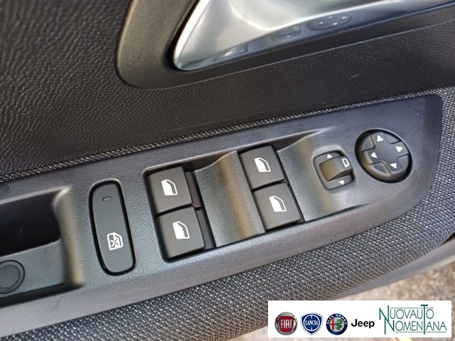 PEUGEOT 208 usata, con Park Distance Control