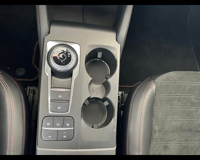 FORD Kuga usata, con Autoradio digitale