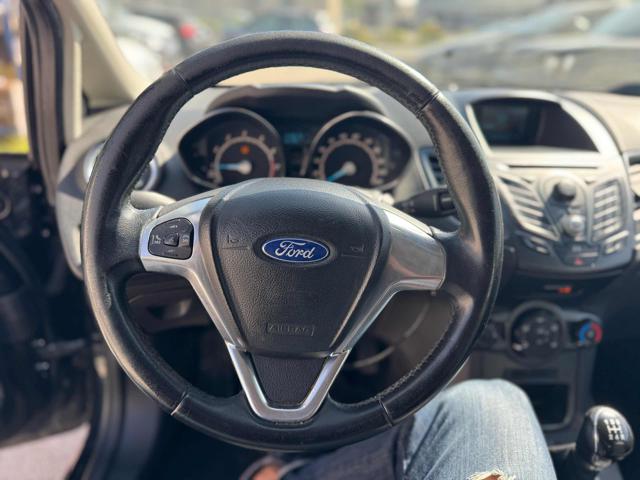 FORD Fiesta usata, con Specchietti laterali elettrici
