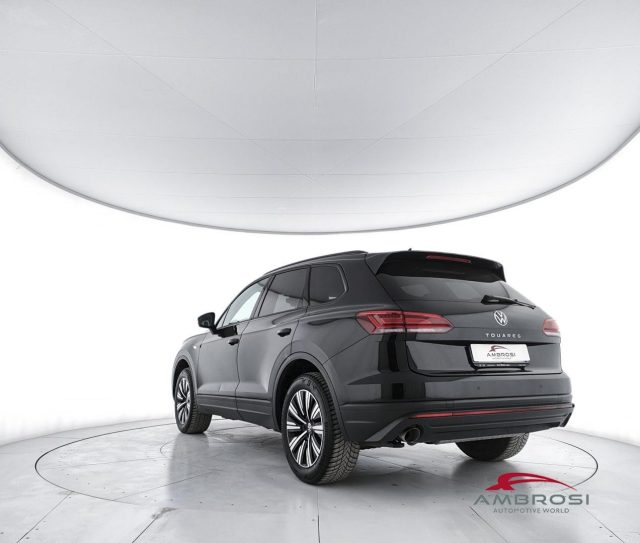 VOLKSWAGEN Touareg usata 3