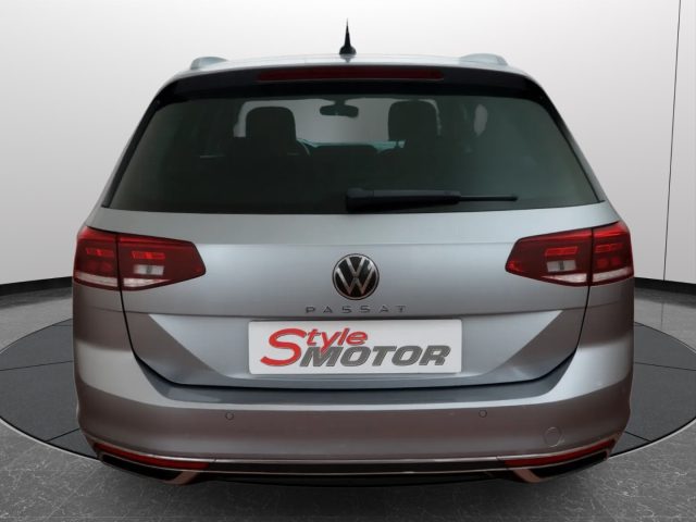 VOLKSWAGEN Passat Variant usata, con Servosterzo