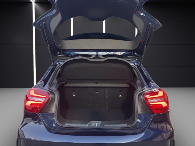 MERCEDES-BENZ A 200 usata, con Fari LED