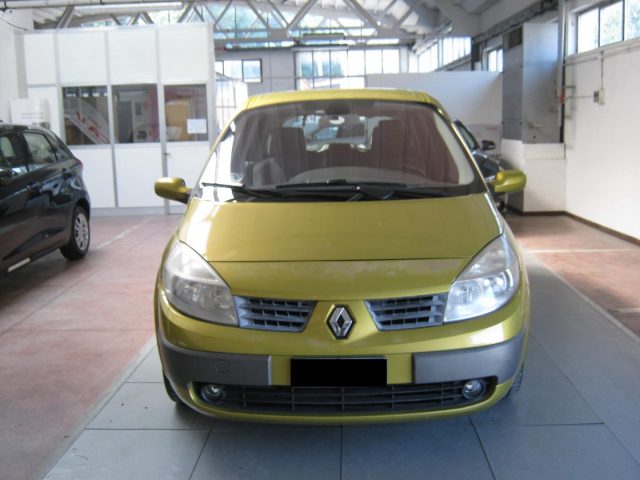 RENAULT Scenic usata, con Airbag