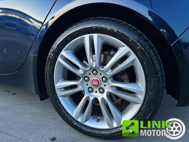 JAGUAR XE usata, con Volante multifunzione
