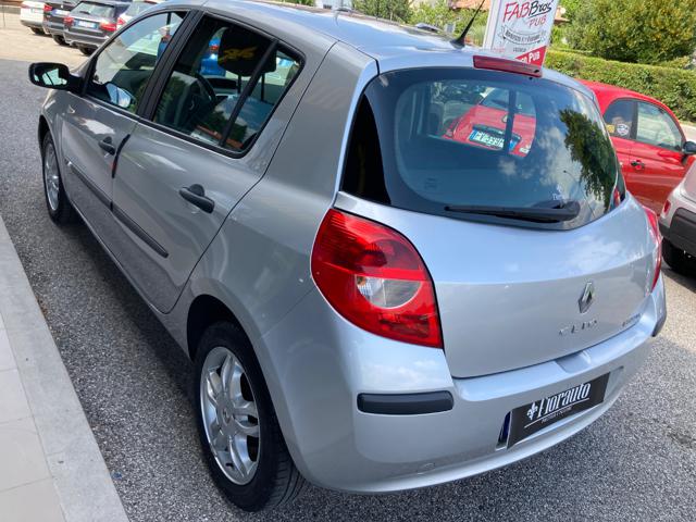 RENAULT Clio usata, con Autoradio