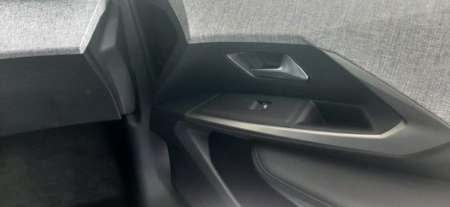PEUGEOT 3008 usata, con Sensori di parcheggio posteriori