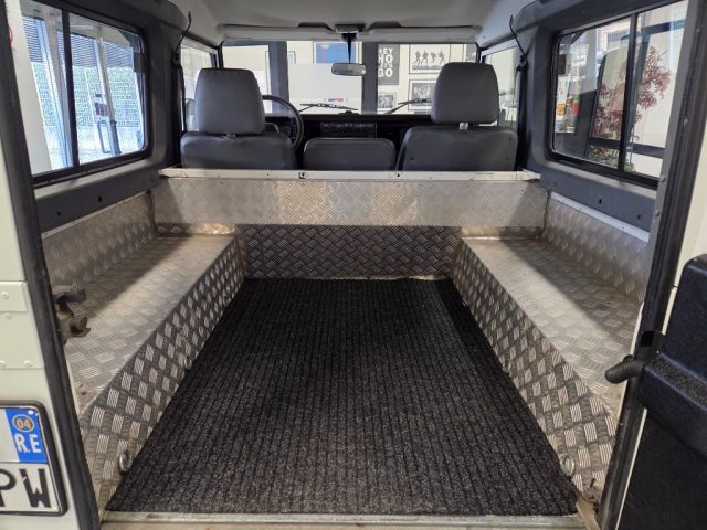 LAND ROVER Defender usata 10