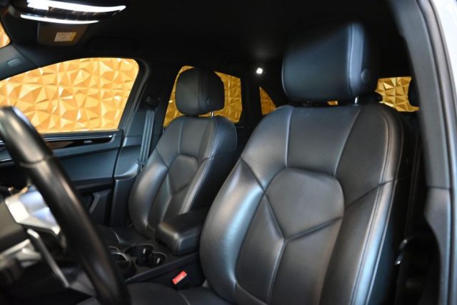 PORSCHE Macan usata 105