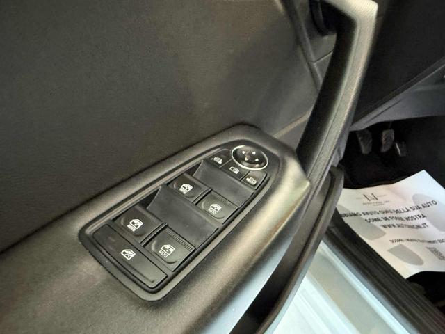 RENAULT Captur usata 19