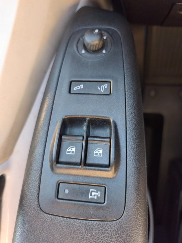PEUGEOT Boxer usata, con Touch screen