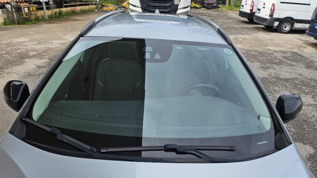 VOLVO V40 Cross Country usata, con Sistema di navigazione