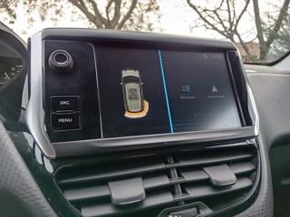 PEUGEOT 2008 usata, con Sistema di navigazione