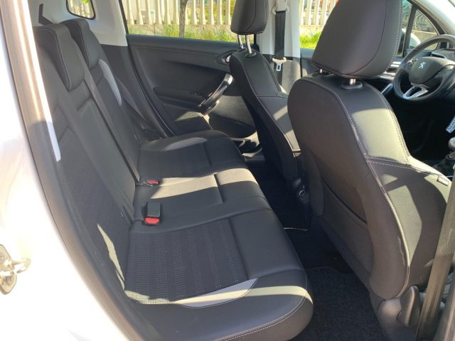 PEUGEOT 2008 usata, con Controllo automatico clima