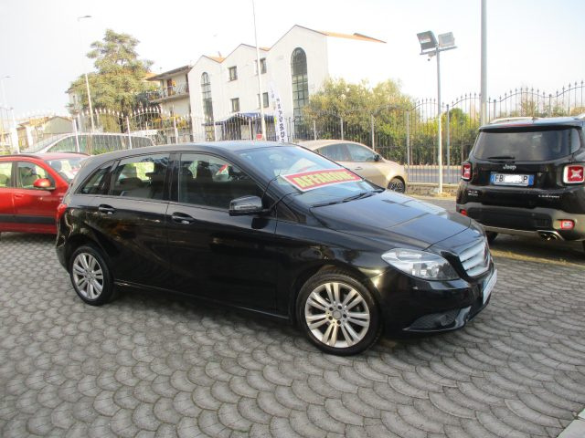 MERCEDES-BENZ B 180 usata, con Alzacristalli elettrici