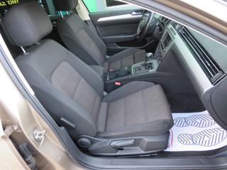 VOLKSWAGEN Passat Variant usata 22