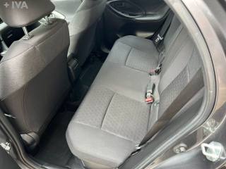 TOYOTA Yaris usata 15