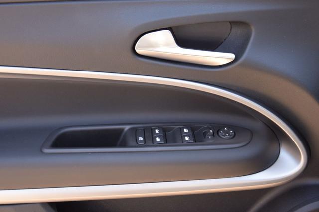 JEEP Avenger usata, con Volante in pelle