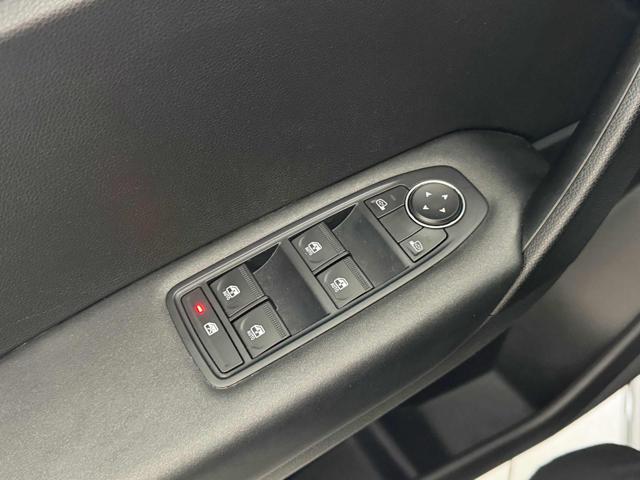 RENAULT Captur usata 23