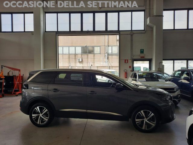 PEUGEOT 5008 usata, con Autoradio