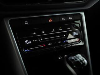 VOLKSWAGEN T-Roc usata, con Isofix