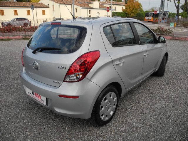 HYUNDAI i20 usata 68