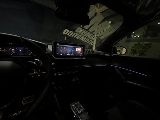 PEUGEOT 2008 usata, con Specchietti laterali elettrici