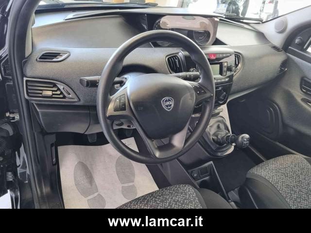 LANCIA Ypsilon usata, con USB