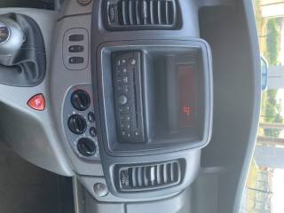 RENAULT Trafic usata, con USB
