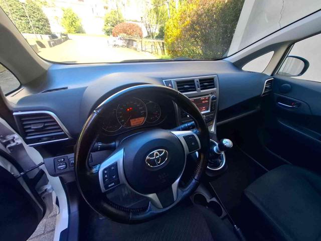 TOYOTA Verso-S usata, con Servosterzo