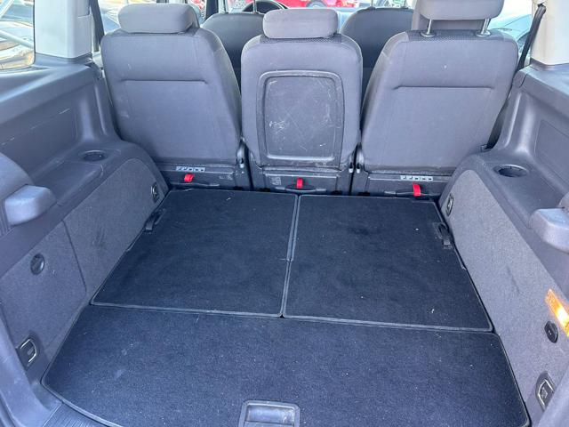 VOLKSWAGEN Touran usata, con Controllo automatico clima