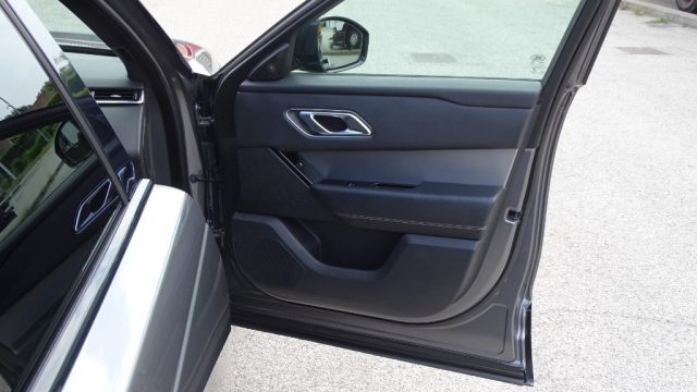 LAND ROVER Range Rover Velar usata, con Schermo multifunzione interamente digitale