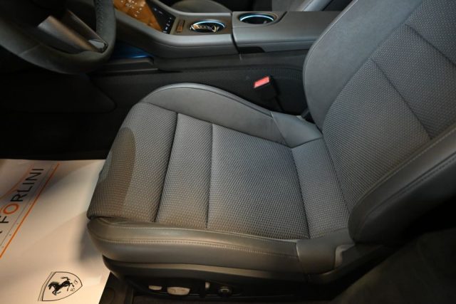 PORSCHE Taycan usata 142
