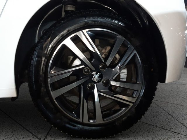 PEUGEOT 208 usata, con Leve al volante