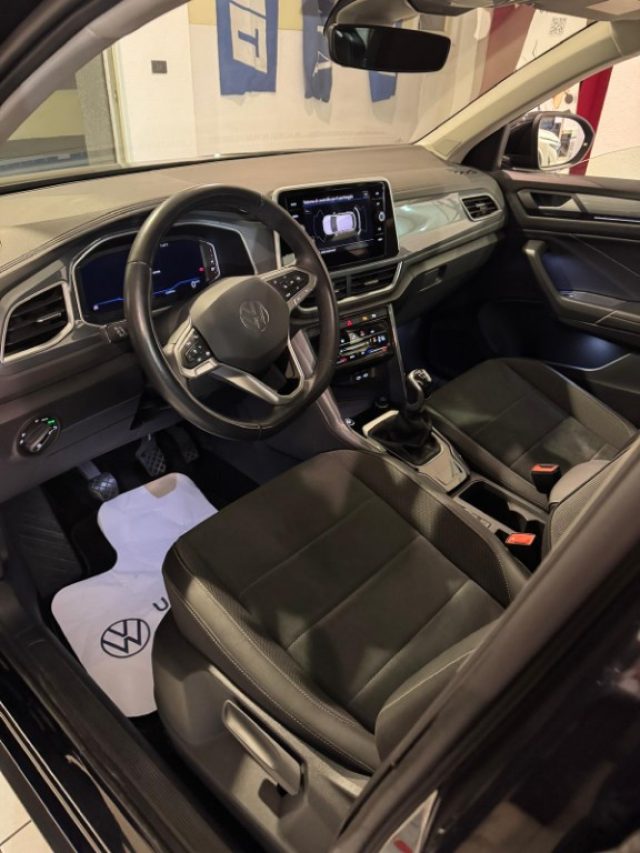 VOLKSWAGEN T-Roc usata, con Autoradio