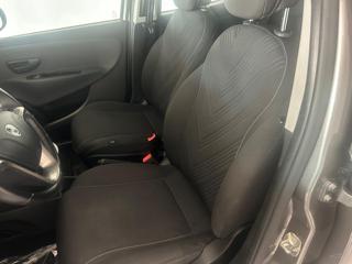 LANCIA Ypsilon usata, con Autoradio