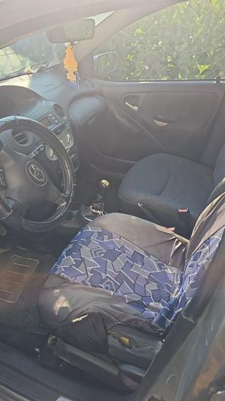 TOYOTA Yaris usata, con Airbag