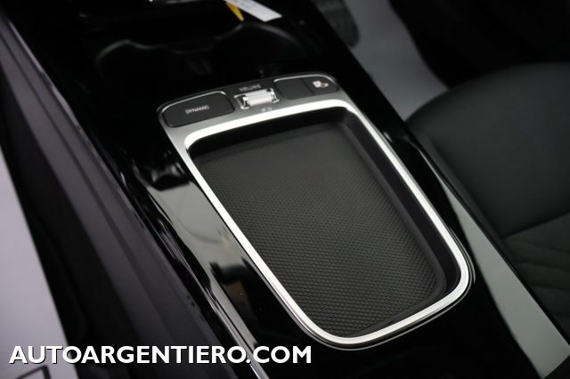 MERCEDES-BENZ A 180 usata, con Touch screen