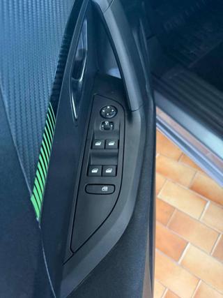 PEUGEOT 2008 usata, con Controllo vocale