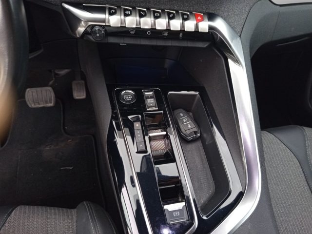 PEUGEOT 3008 usata, con Controllo elettronico della corsia