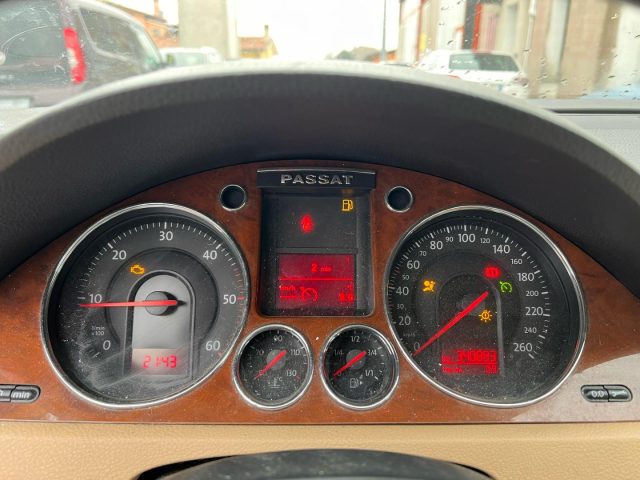 VOLKSWAGEN Passat usata, con Controllo trazione