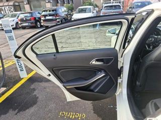 MERCEDES-BENZ A 180 usata, con Freno di stazionamento elettrico