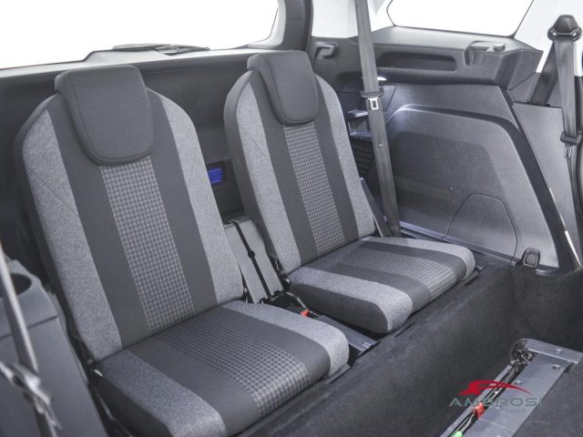 PEUGEOT 5008 usata 11