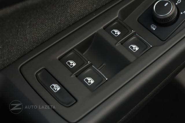 VOLKSWAGEN Golf usata, con Hill holder