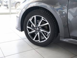 TOYOTA Yaris usata 10