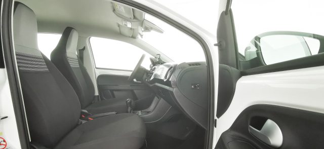 VOLKSWAGEN up! usata 45