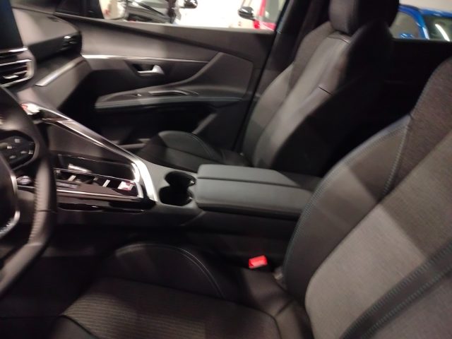 PEUGEOT 5008 usata, con Airbag testa