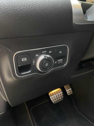 MERCEDES-BENZ GLB 200 usata, con Chiusura centralizzata
